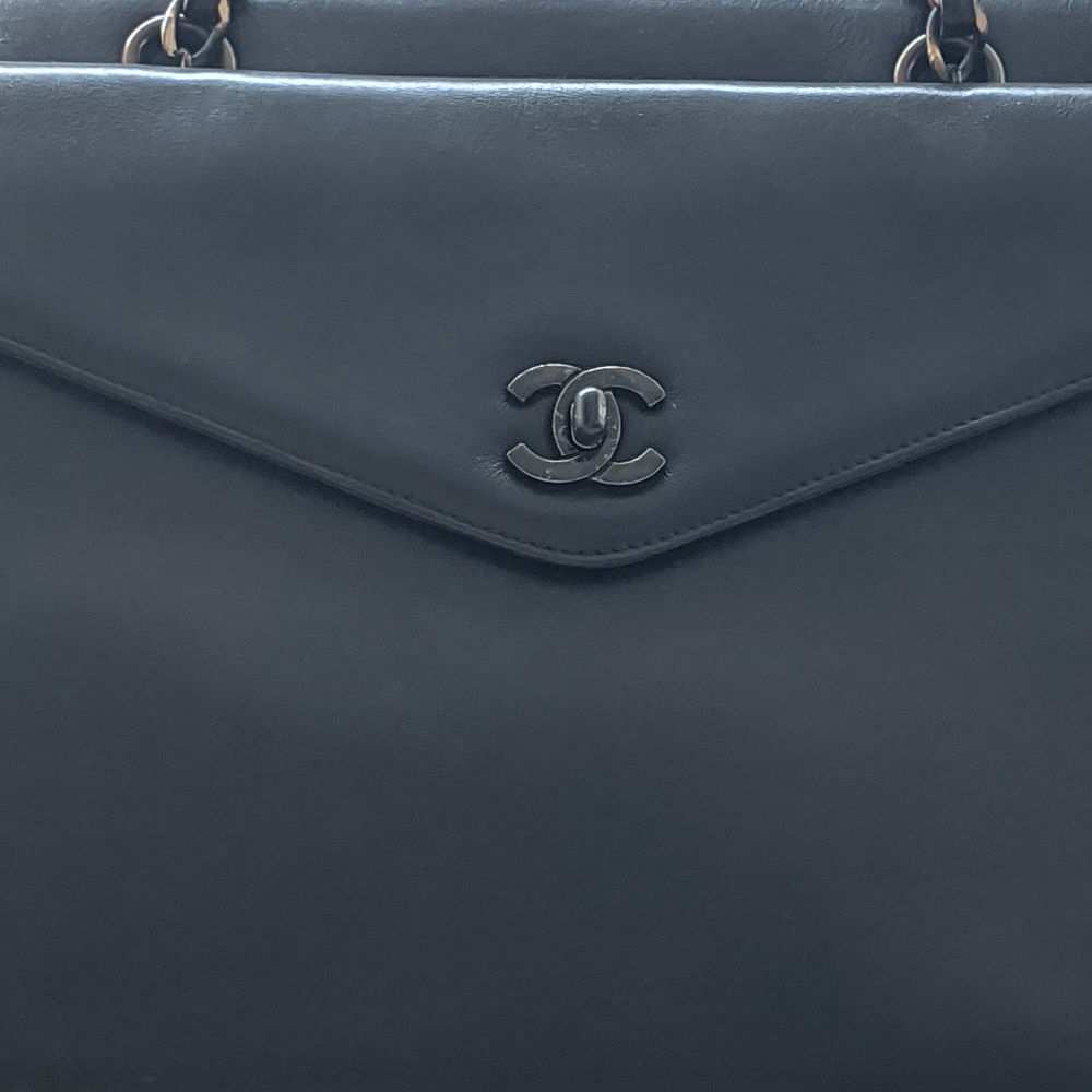 🎉 SALE 🎉 CHANEL BlACK BAG FRONT FLAP CHAIN TOTE More Pics!🎉 Vintage! 🦄